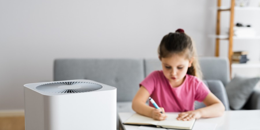 Jak dbać o czyste powietrze, gdy w domu jest małe dziecko?